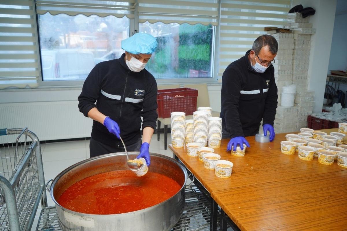 Ayvalık Belediyesi&rsquo;nden şefkatli el; aşevi