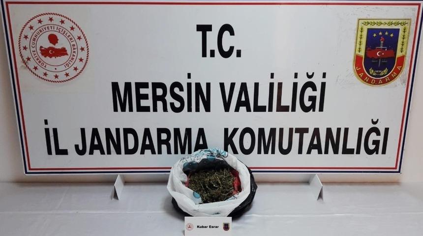 Kovalamaca sonucu yakalanan ara&ccedil;ta uyuşturucu ele ge&ccedil;irildi