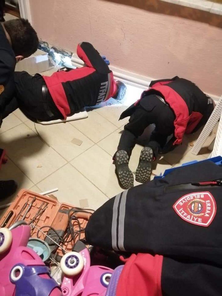 Duvar arasına sıkışan kedi kurtarıldı G3