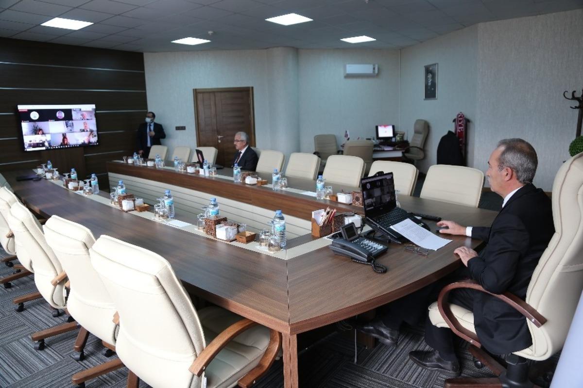 Cumhuriyet &Uuml;niversitesine 12 Bin Euro hibe