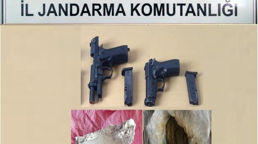 Muş&rsquo;ta silah ve m&uuml;himmat ka&ccedil;ak&ccedil;ılığı ile uyuşturucu operasyonu