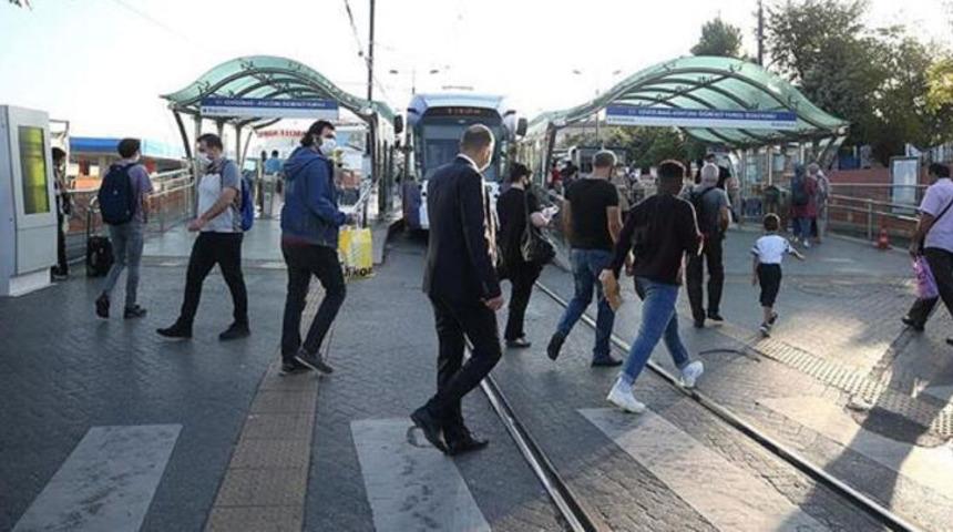 İzmir'de kalabalık caddelere girişler kontroll&uuml; yapılacak! Vali K&ouml;şger detayları a&ccedil;ıkladı