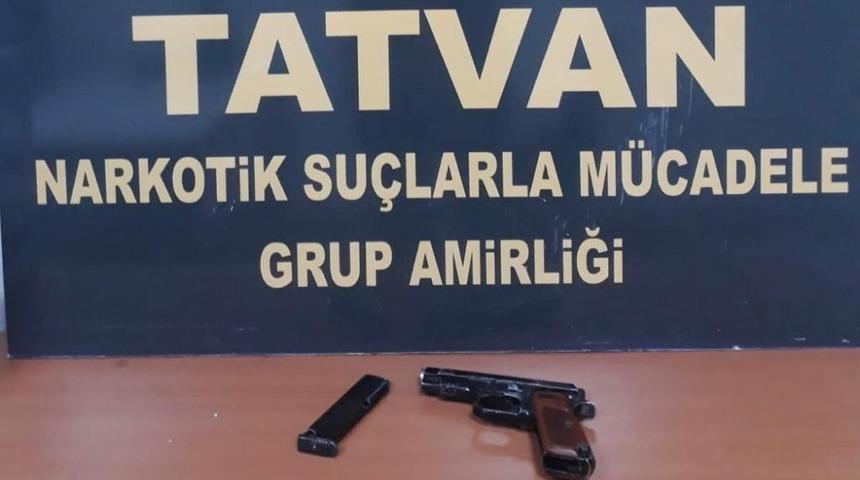 Bitlis’te ruhsatsız tabanca ele geçirildi