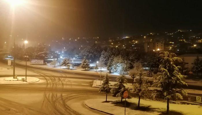 Kayseri'nin Hacılar ilçesine kar yağdı: Kalınlığı 10 santime ulaştı