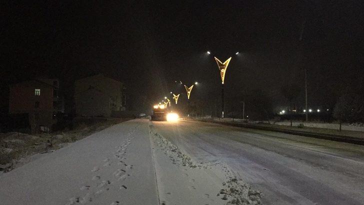 Bingöl Karlıova’da kar yağışı, ilçeyi beyaza bürüdü G4