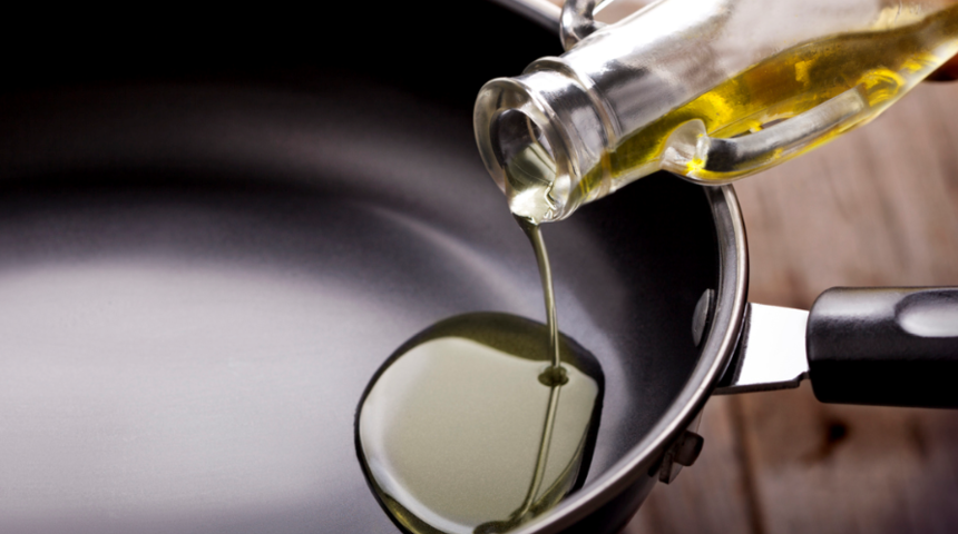 Yemek yapmaktan &ccedil;ok daha fazlası! Tavaları ilk g&uuml;nk&uuml; gibi yapıyor