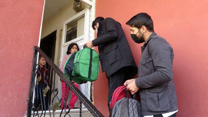 (Özel) Okula gidemeyen öğrenciler çantayla sevindirildi G3
