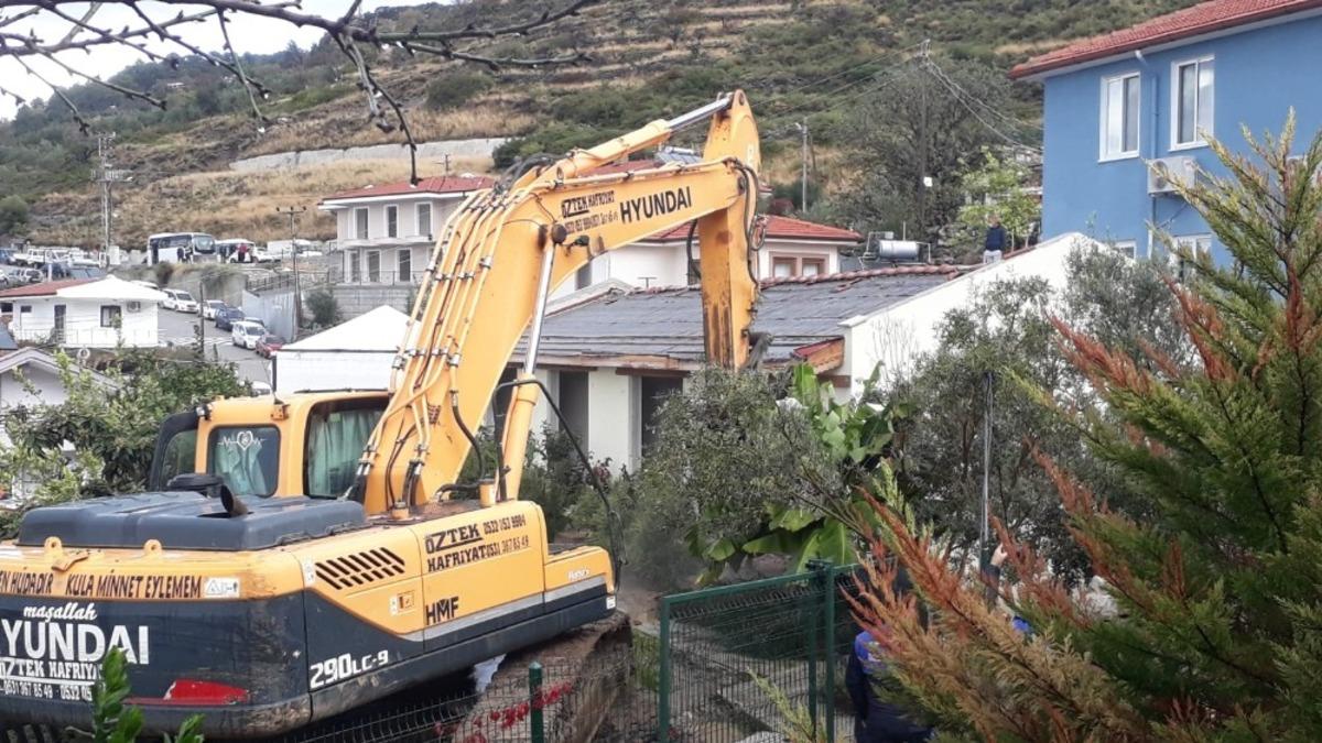 İmara aykırı yapılar yıkılmaya devam ediyor