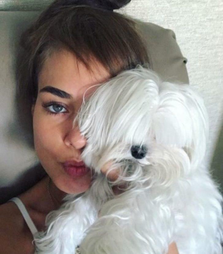 Bensu Soral'ın aile saadeti G1