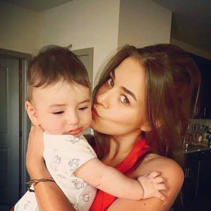 Bensu Soral'ın aile saadeti G4