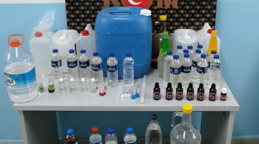 K&uuml;tahya&rsquo;da 23,5 litre sahte i&ccedil;ki ele ge&ccedil;irildi
