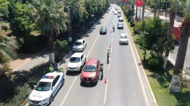 Mersin’de kural ihlali yapan araç sürücülerine ceza yağdı