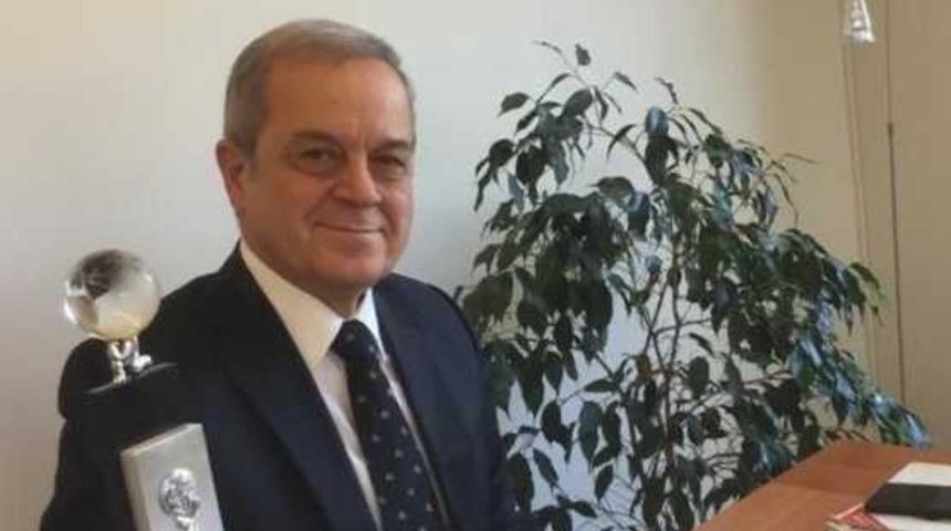 Prof. Dr. Melih Erdoğan&rsquo;a TİDE tarafından &ouml;d&uuml;l verildi