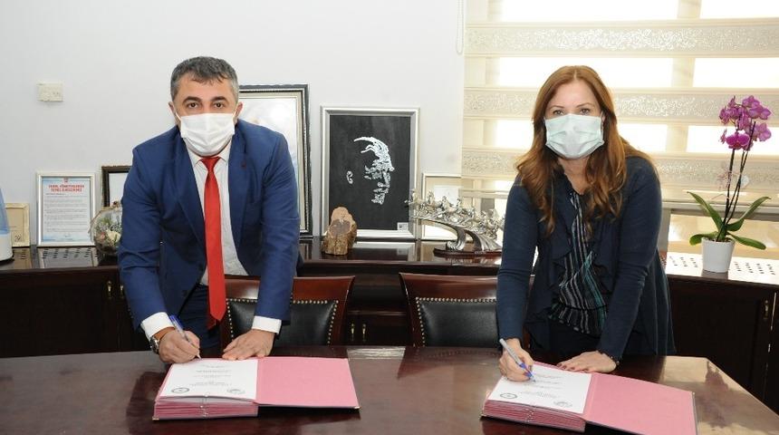 Bal&ccedil;ova&rsquo;daki memurlara yeni yıl m&uuml;jdesi