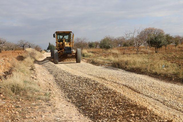 Karaköprü kırsalında yol çalışması