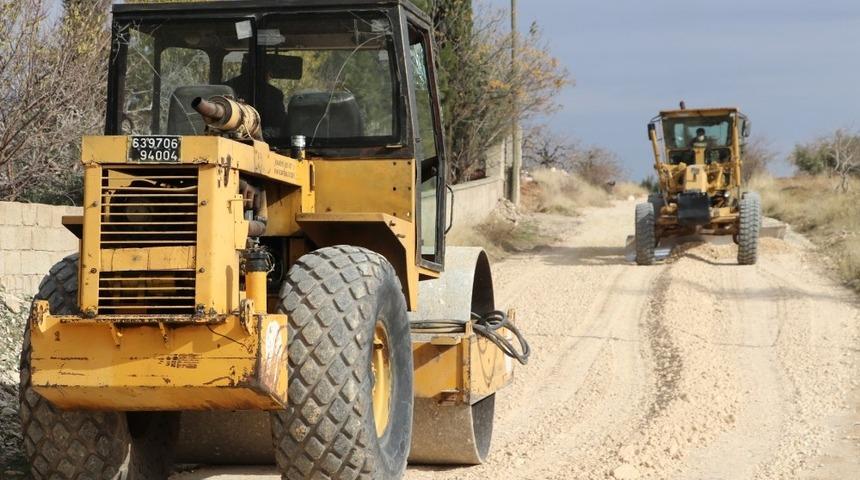 Karak&ouml;pr&uuml; kırsalında yol &ccedil;alışması