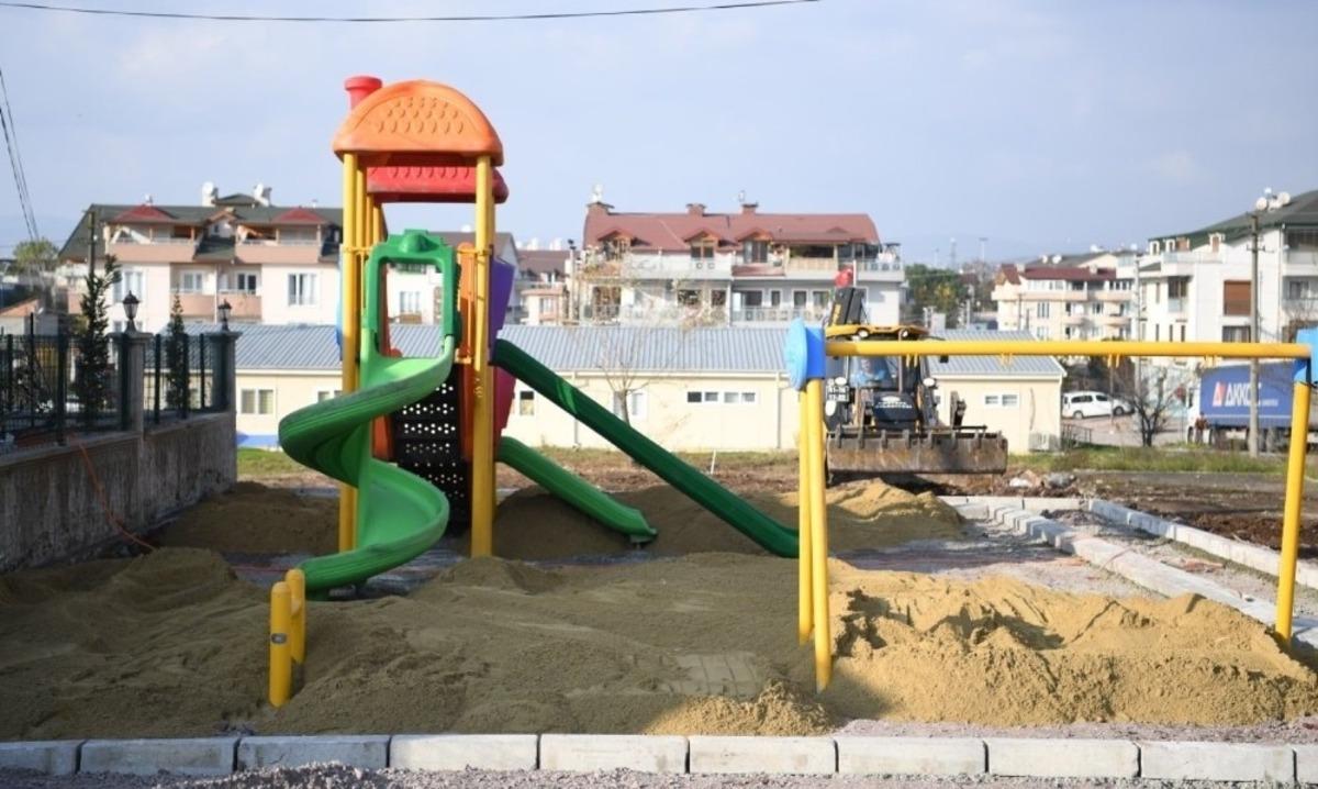 Kartepe K&uuml;lt&uuml;r ve Taziye Evi&rsquo;nin &ccedil;evre d&uuml;zenlemesi başladı