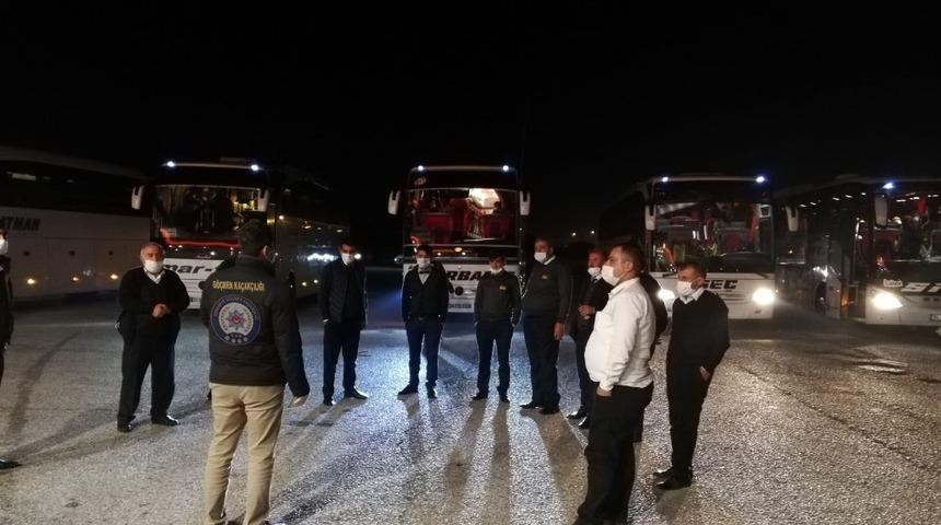 Otob&uuml;s şof&ouml;rleri g&ouml;&ccedil;men ka&ccedil;ak&ccedil;ılığına karşı bilgilendirildi