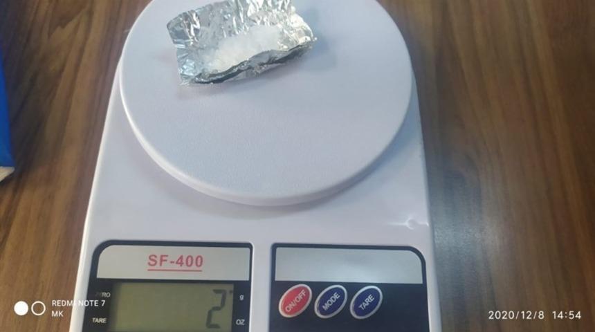 Sigara paketinden uyuşturucu &ccedil;ıktı