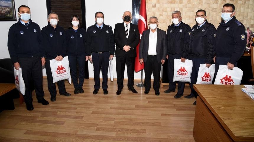 Başkan Zeybek: &ldquo;Zabıta personelimiz pandemi s&uuml;recinde de fedakarca &ccedil;alışıyor&rdquo;