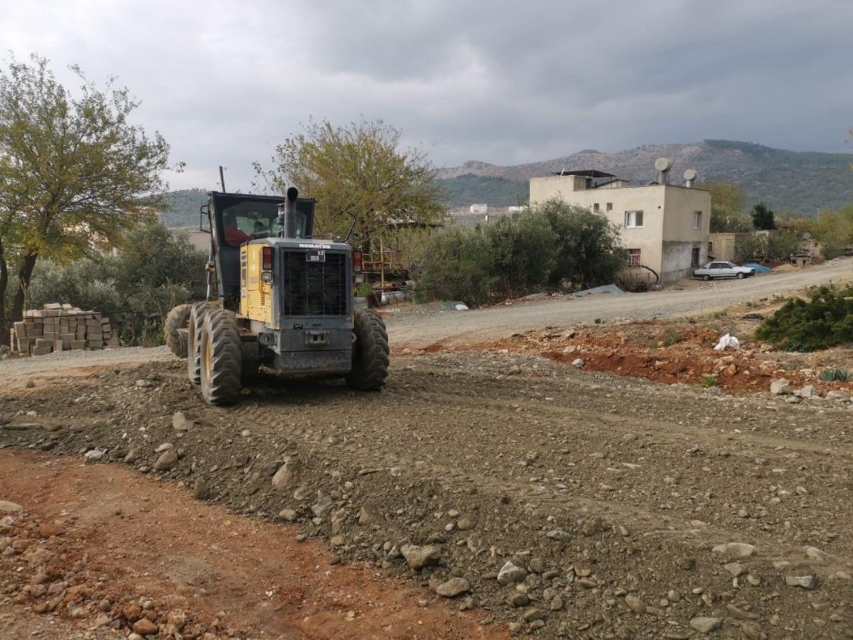Kozan Belediyesi kırsalda &ccedil;alışmaları hızlandırdı