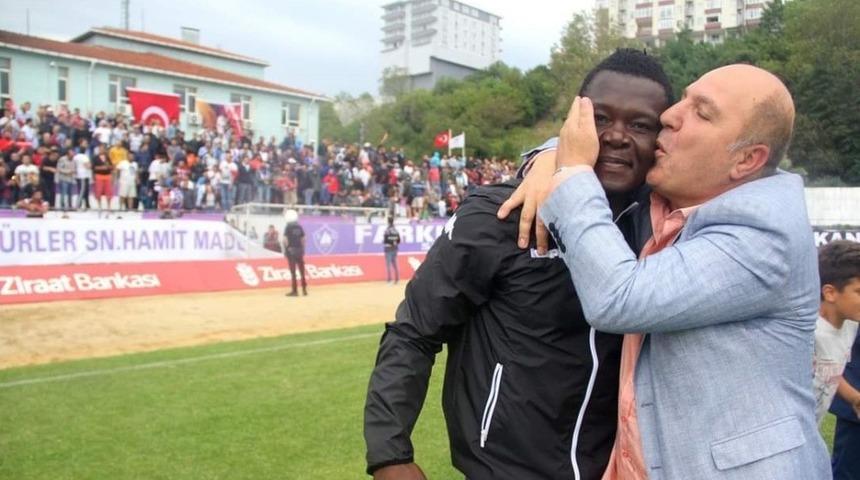 Başkan &Ouml;zhan: &ldquo;Siyahin beyazdan, beyazın da siyahtan &uuml;st&uuml;nl&uuml;ğ&uuml; yoktur&rdquo;