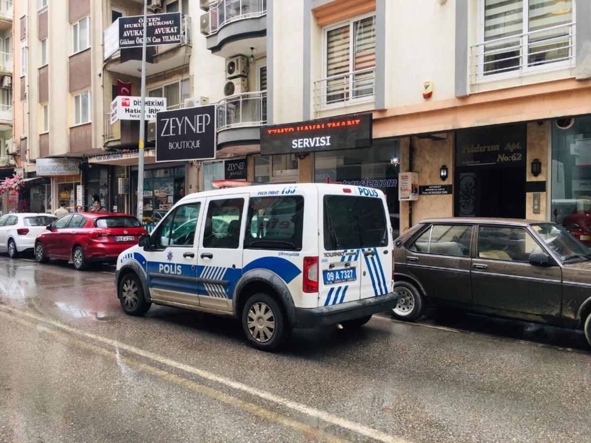 Kardeşi tarafından evinde &ouml;l&uuml; bulundu