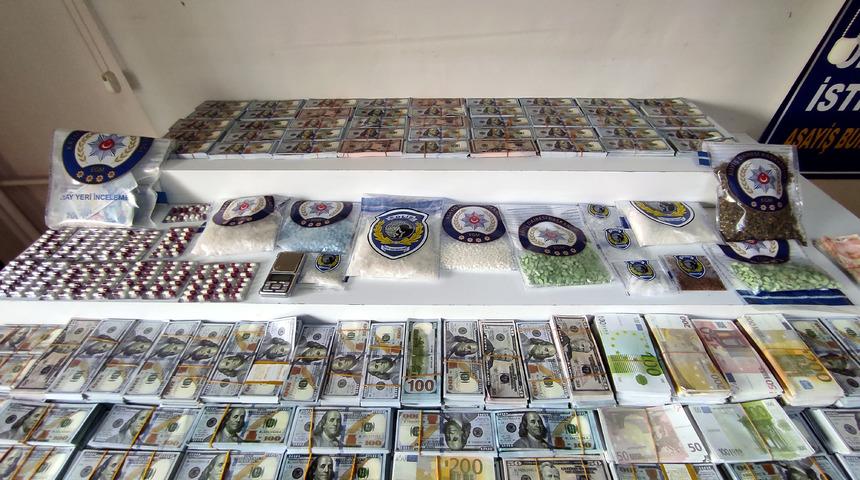 Şişli'de otele baskın! Uyuşturucu ve deste deste sahte döviz ele geçirildi