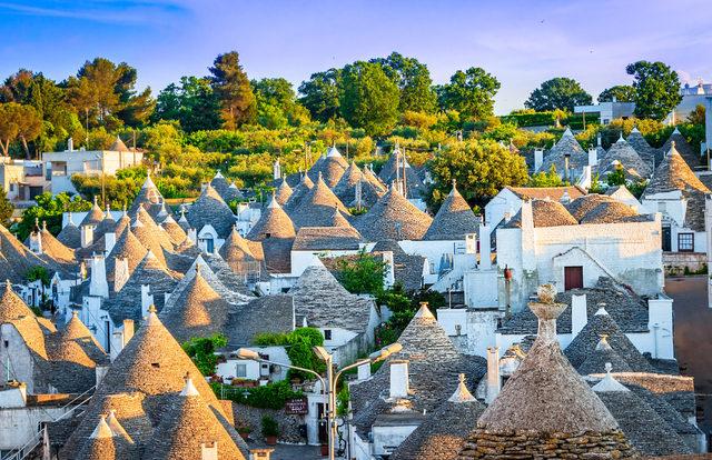 alberobello köyü italya