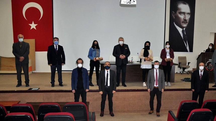 Çeşme Müftülüğünden dereceye giren öğrencilere para ödülü