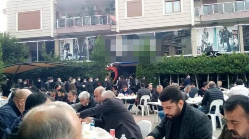 G&ouml;r&uuml;nt&uuml;ler tepki &ccedil;ekmişti! Alanya'da onlarca kişinin katıldığı mevlide kaymakamlıktan inceleme