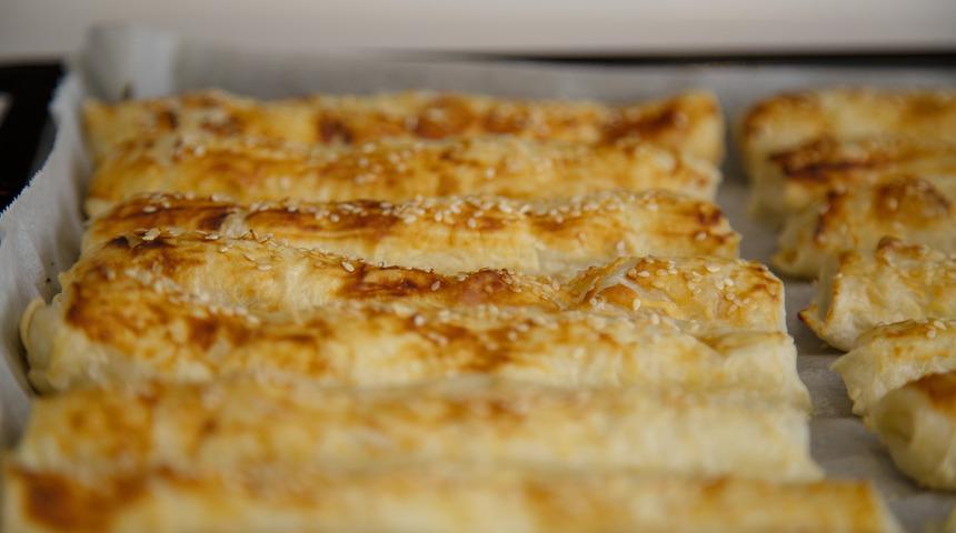 Baklava yufkasından Sarıyer böreği yapımı: Şipşak hazır ve aşırı lezzetli!