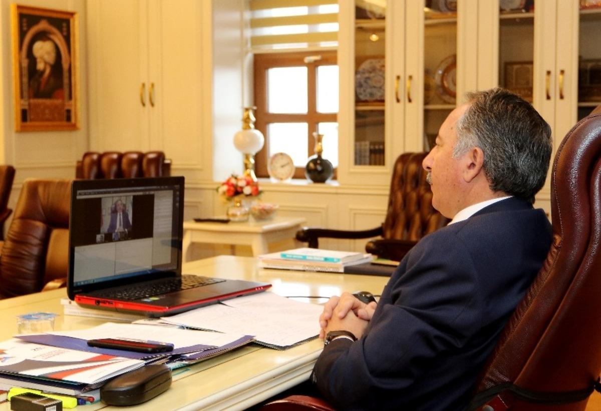 Aİ&Ccedil;&Uuml; geleneksel Hik&acirc;ye ve Şiir Yarışması &ouml;d&uuml;l t&ouml;reni online olarak ger&ccedil;ekleştirildi