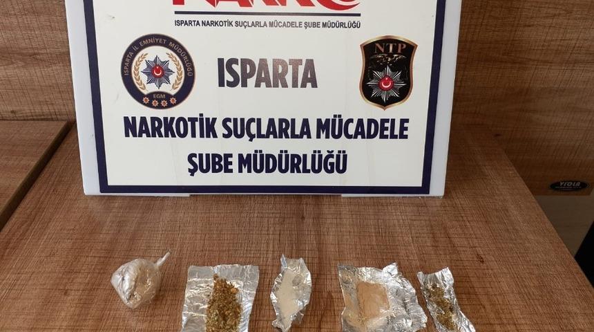 Isparta’da narkotik operasyonlarında yakalanan 100 şüpheliden 11’i tutuklandı