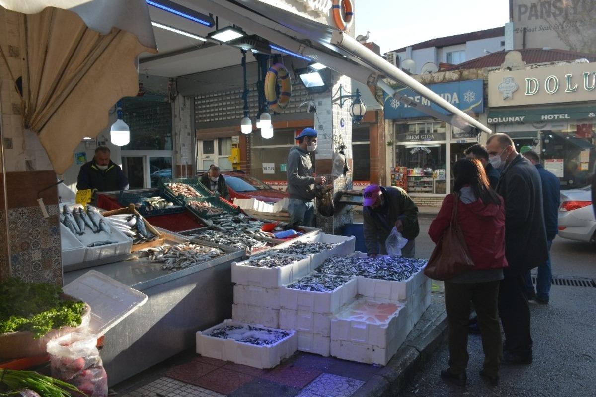 Hamsi fiyatları asans&ouml;r gibi