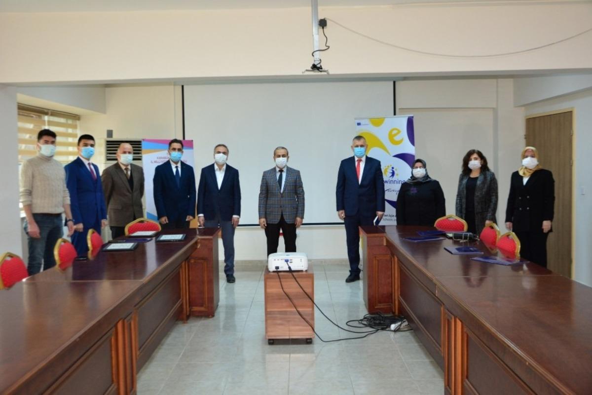 ETwinning projeleri kalite etiketlerinin takdim t&ouml;reni ger&ccedil;ekleştirildi