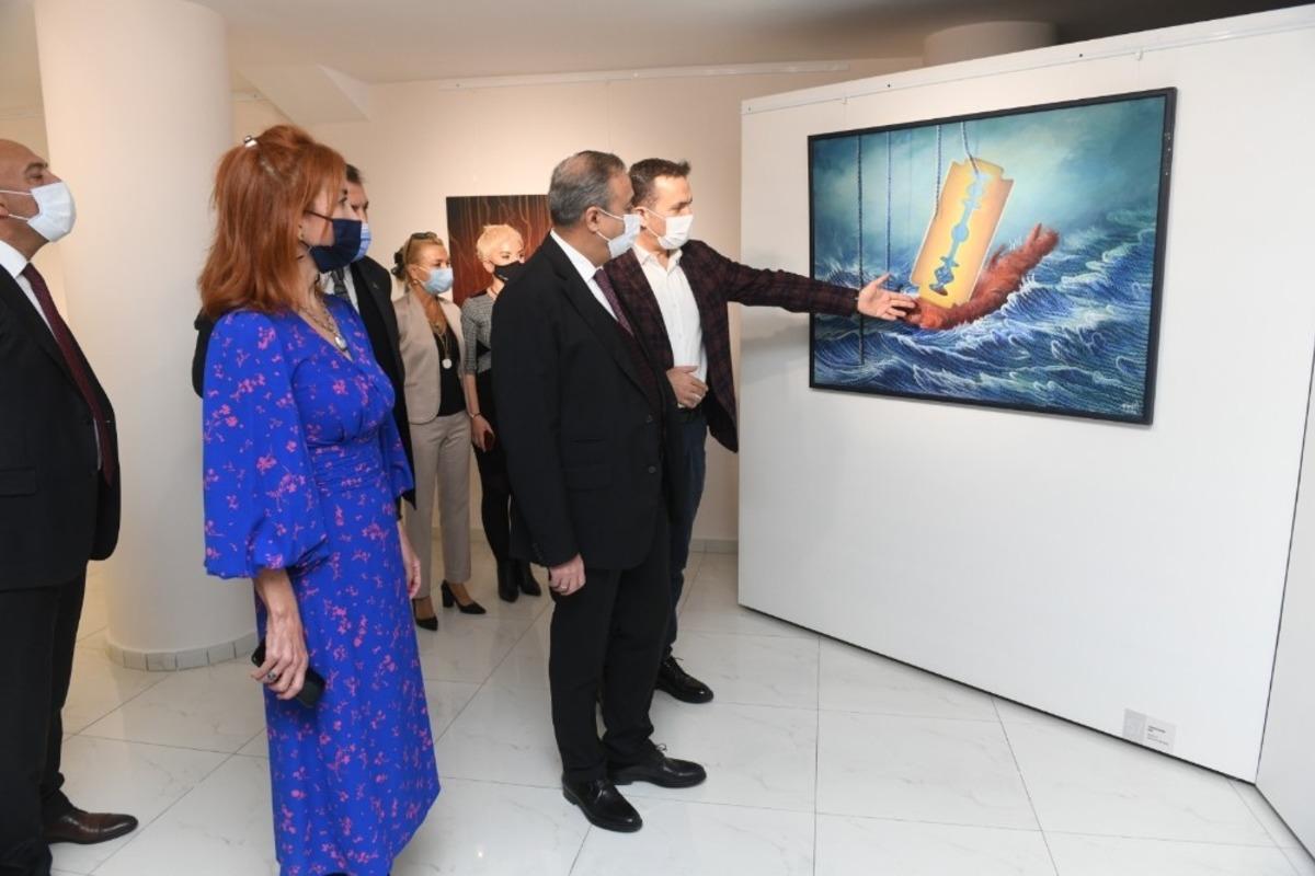 Vali Su, Ahmet Yeşil&rsquo;in resim sergisini gezdi