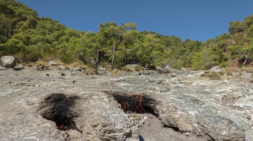 Yanartaş Milli Parkı nerede? Yanartaş nasıl gidilir? Çıralı Yanartaş giriş ücreti 2020