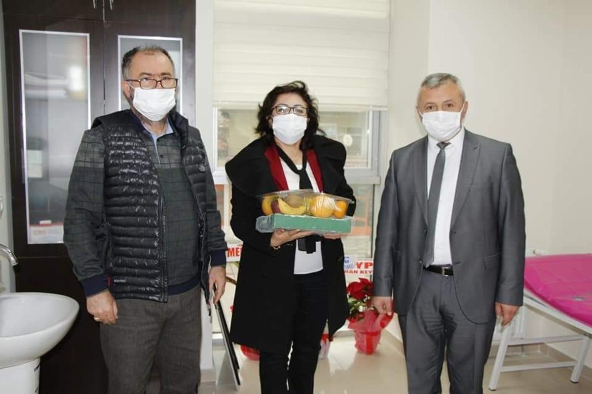 Başkan Şahiner&rsquo;den sağlık &ccedil;alışanlarına jest