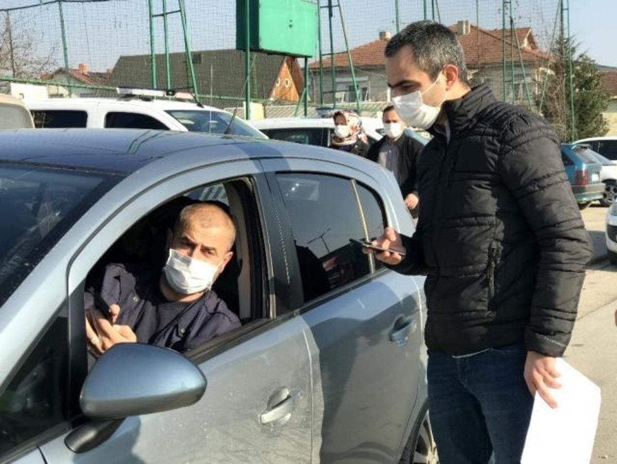 Test yaptırmaya giden s&uuml;r&uuml;c&uuml;, emniyet kemerinden ceza yedi