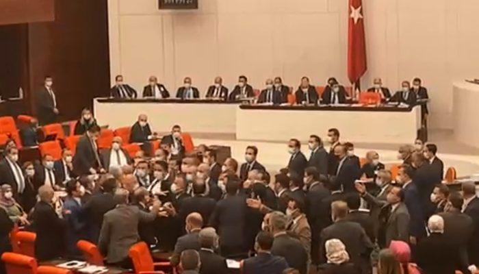 TBMM Genel Kurulu'nda AK Parti ve CHP milletvekilleri arasında arbede