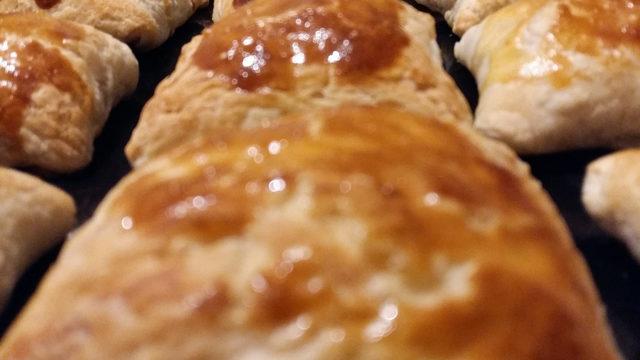 Bu börek pilavdan yapılıyor! İşte karşınızda uzi böreği tarifi