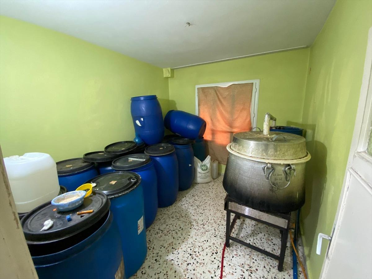 Adana'da 9 bin 440 litre sahte i&ccedil;ki ele ge&ccedil;irildi