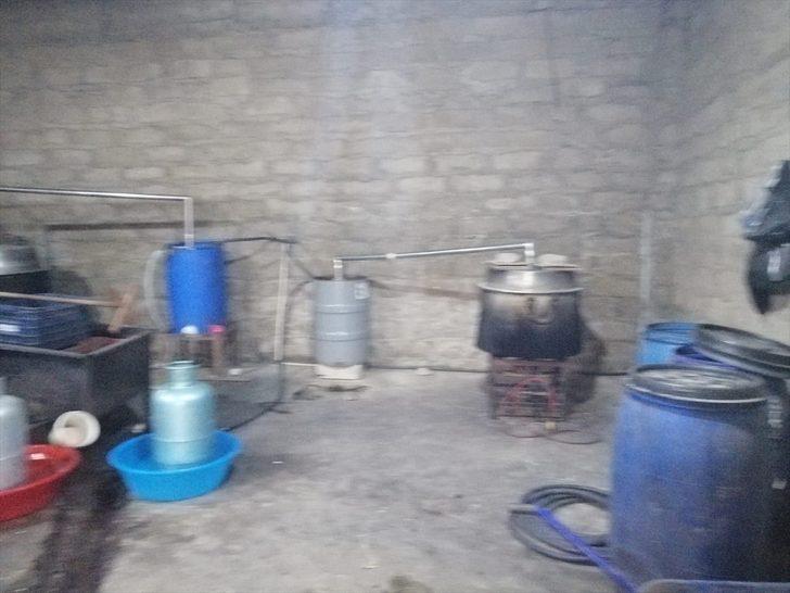 Adana'da 9 bin 440 litre sahte içki ele geçirildi G2