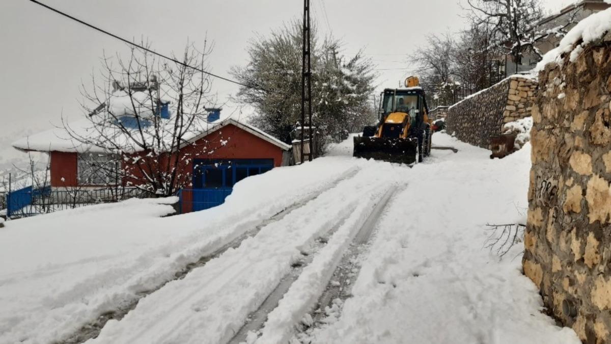 Tunceli&rsquo;de 83 k&ouml;y yolu ulaşıma a&ccedil;ıldı 49&rsquo;unda &ccedil;alışma s&uuml;r&uuml;yor