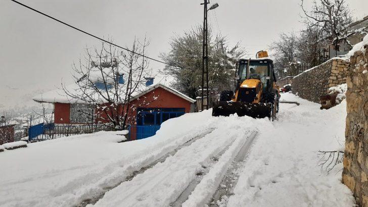 Tunceli’de 83 köy yolu ulaşıma açıldı 49’unda çalışma sürüyor G3