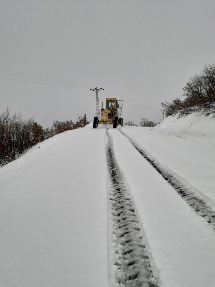 Tunceli’de 83 köy yolu ulaşıma açıldı 49’unda çalışma sürüyor G4