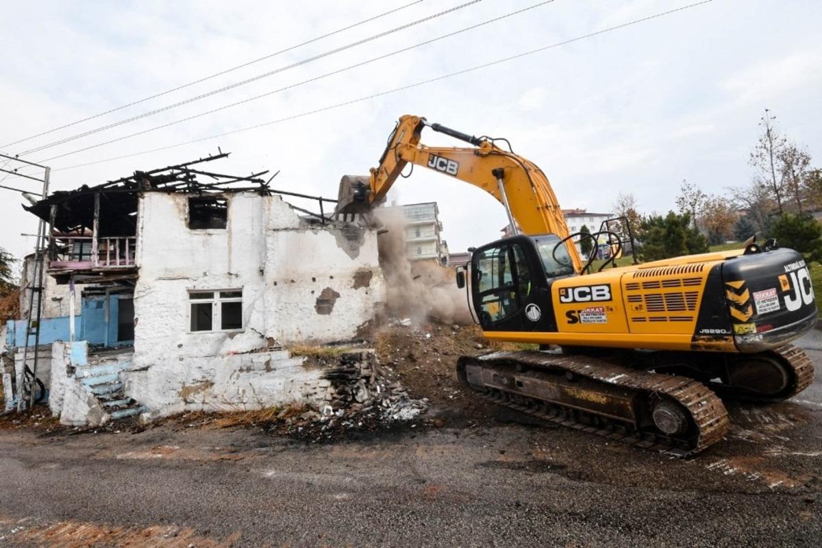 Altındağ&rsquo;da metruk yapıya ge&ccedil;it yok