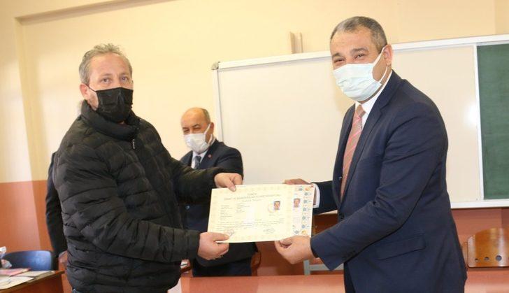 Kursiyerlere ustalık ve kalfalık belgeleri verildi G2