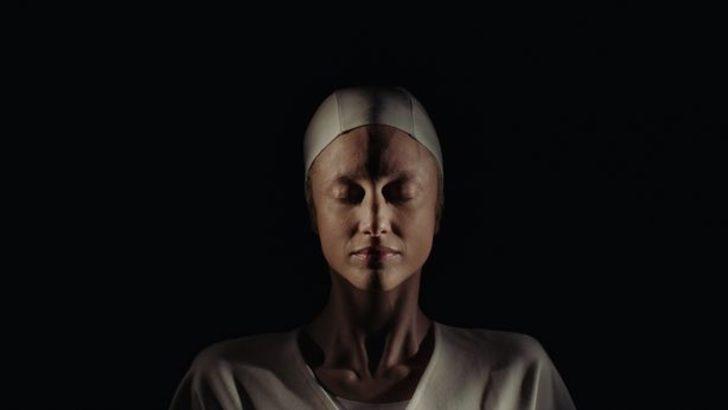 Son yılların en rahatsız edici filmi Possessor’un yönetmeni konuştu: 'Benim takıntılarımın birer yansıması'  G3